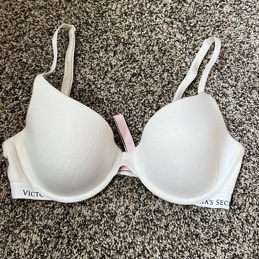 Victoria secret Bra 32d lightly padded
